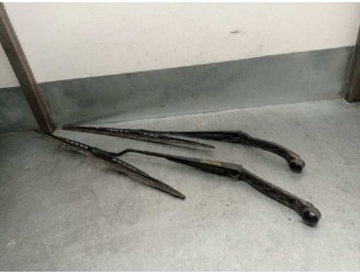 Recambio de brazo limpia delantero derecho para mitsubishi grandis (na0w) 2.0 di-d cat referencia OEM IAM 8250A270  