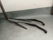 Recambio de brazo limpia delantero derecho para mitsubishi grandis (na0w) 2.0 di-d cat referencia OEM IAM 8250A270  