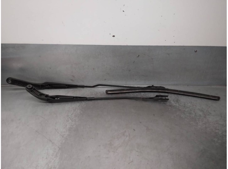 Recambio de brazo limpia delantero derecho para audi a4 ber. (b8) 2.0 16v tdi referencia OEM IAM 8K1955408 