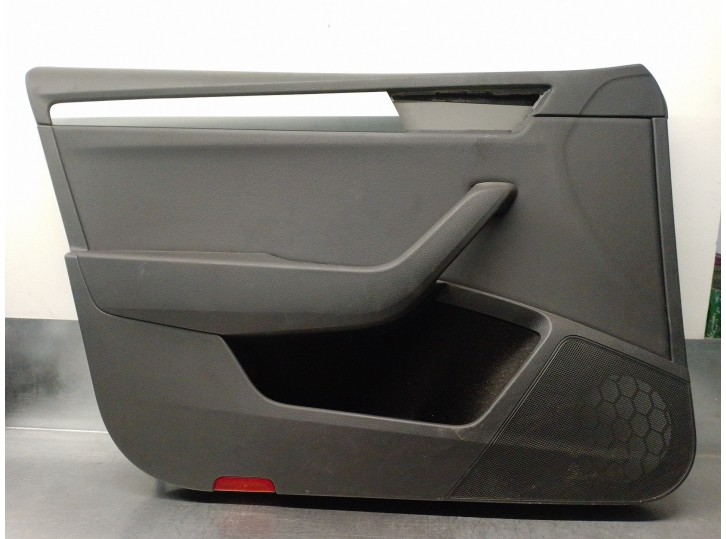 Recambio de guarnecido puerta delantera izquierda para skoda superb (3v3) 2.0 tdi referencia OEM IAM 3V1867013 4 PUERTAS