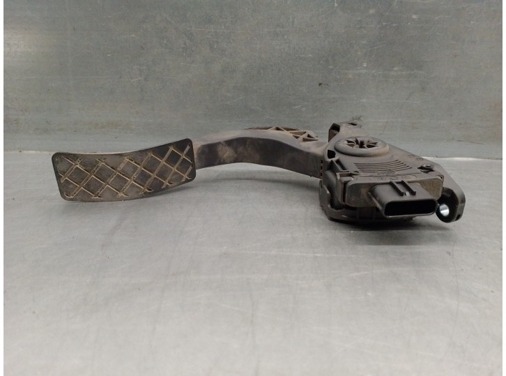 Recambio de potenciometro pedal para audi a4 ber. (b8) 2.0 16v tdi referencia OEM IAM 8K1721523 6PV00950500 