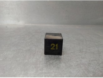 Replacement relay for Seat Ibiza (6K) OEM IAM reference 1L0853227 RELAY 21 