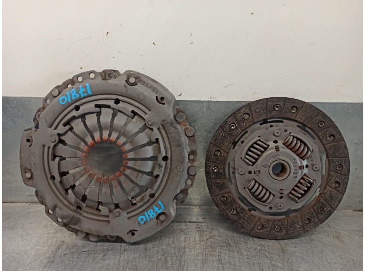 Replacement clutch kit for Dacia Logan 1.5 DCI Diesel CAT OEM IAM reference 8200819853 LUUK