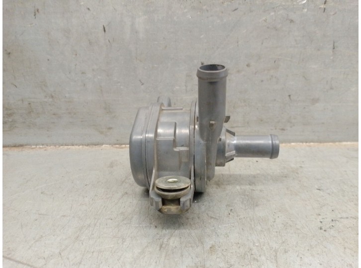 Recambio de bomba agua para toyota yaris (_p13_) 1.5 hybrid (nhp130_) referencia OEM IAM G904052020 G904052020 AISIN