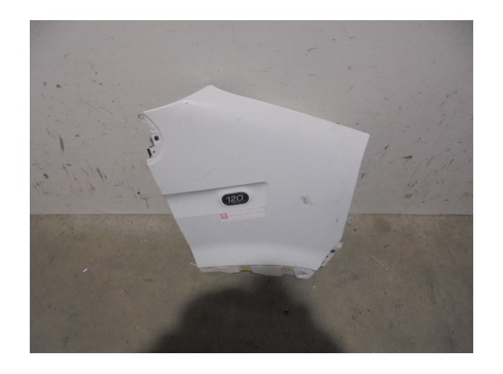 Recambio de aleta delantera derecha para renault mascott 3.0 diesel referencia OEM IAM 7751475534 BLANCA 