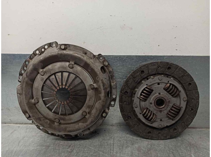 Replacement clutch kit for Seat Ibiza (6K1) Signo OEM IAM reference 319007911 