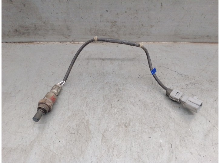 Replacement lambda sensor for Toyota Yaris (_P13_) 1.5 Hybrid (NHP130_) OEM IAM reference 8946552670 DENSO
