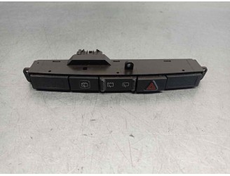 Replacement hazard warning switch for Chrysler Voyager (RG) 2.5 CRD Executive OEM IAM reference 04685925AA 