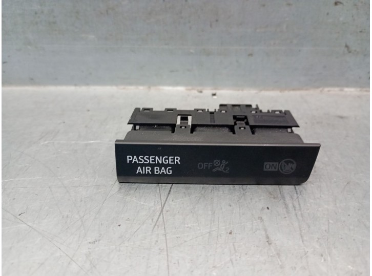 Replacement multifunction screen for Seat Ateca (KH7, KHP) 1.4 TSI OEM IAM reference 5F0919234B 5F0919234B 