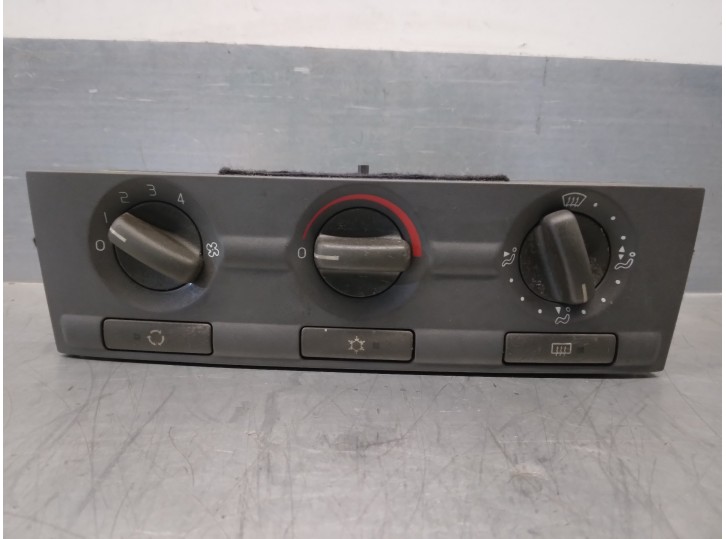 Replacement heating / air conditioning control unit for Volvo S40 Berlina TD OEM IAM reference 9041704797 