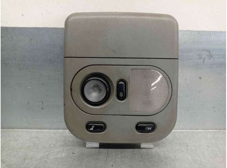 Replacement interior light for Renault Mascott 3.0 diesel OEM IAM reference 7701207349 