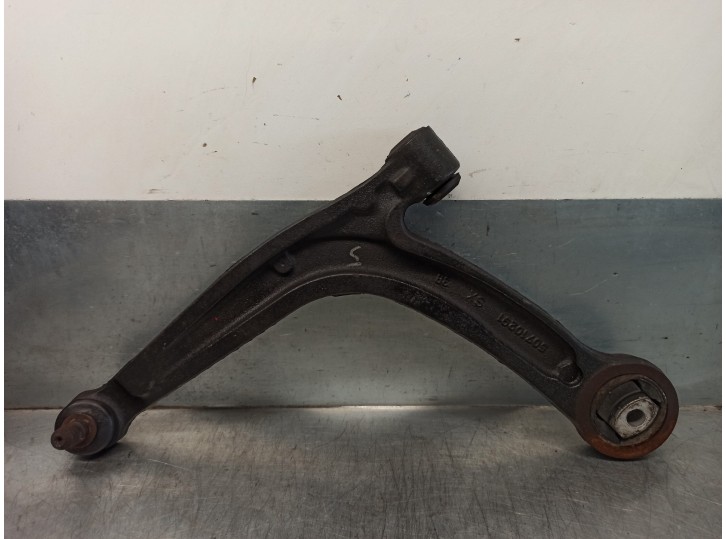 Replacement front left lower suspension arm for Ford Ka (CCU) 1.2 8V CAT OEM IAM reference 50710291 