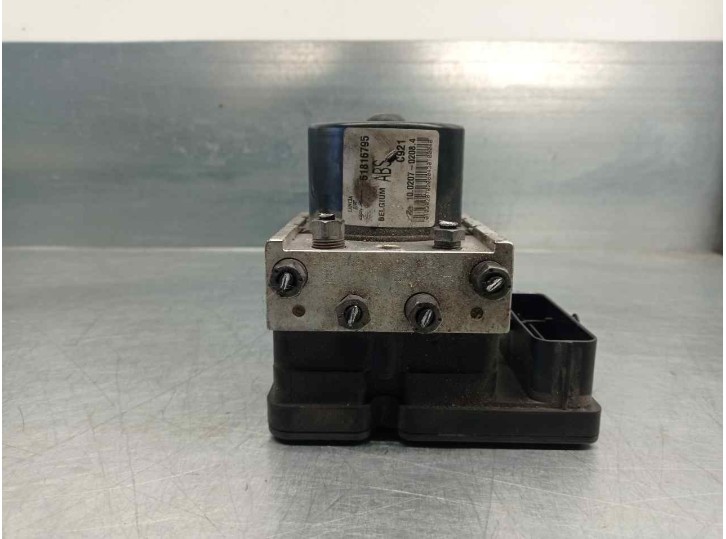 Recambio de abs para fiat doblo 1.6 jtdm 16v cat referencia OEM IAM 51816795 10020702084 ATE