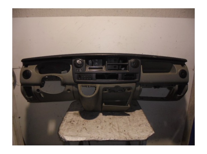 Recambio de salpicadero para renault mascott 3.0 diesel referencia OEM IAM 8200188560 NEGRO Y GRIS 