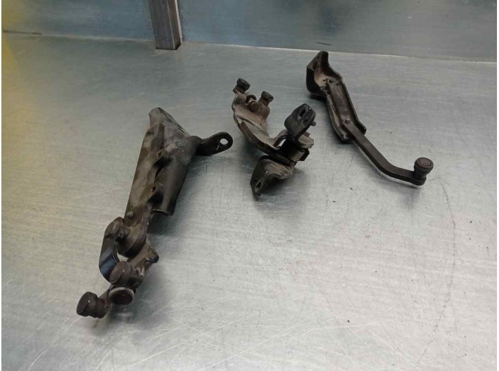 Recambio de bisagra puerta para fiat doblo 1.6 jtdm 16v cat referencia OEM IAM 51842450  