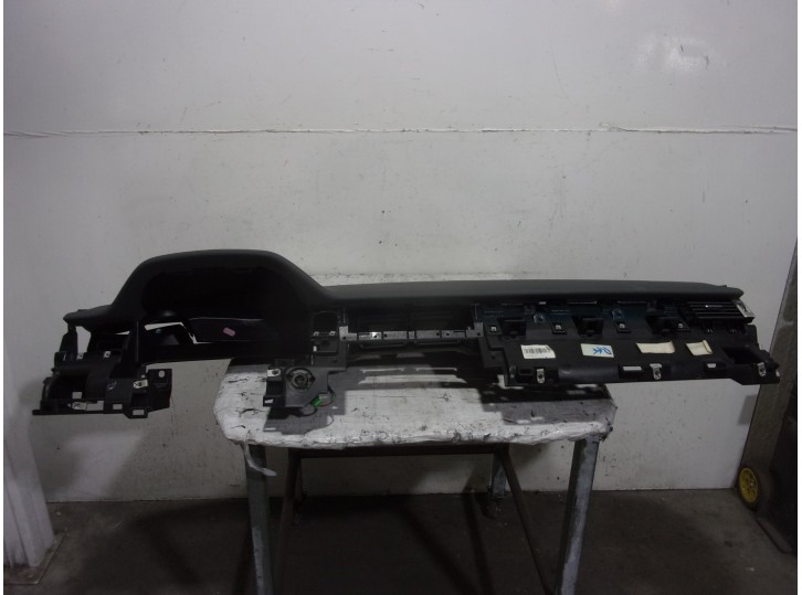 Recambio de salpicadero para land rover evoque 2.2 td4 cat referencia OEM IAM LR026376 TELA GRIS 