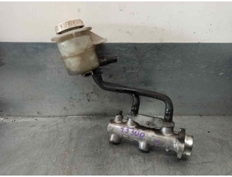 Replacement of brake master cylinder for Mitsubishi Space Wagon (N80/N90) GLX 4WD OEM IAM reference 