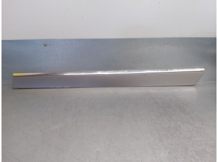 Recambio de molduras traseras para mercedes-benz clase gl (x164) 4.7 v8 referencia OEM IAM A16469011629723  