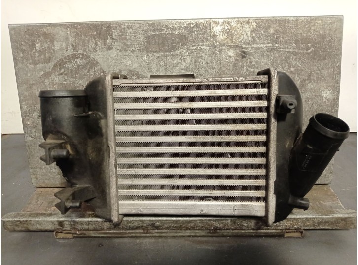 Recambio de intercooler para audi a4 b7 (8ec) 2.5 tdi referencia OEM IAM 14056185 8E0145805P 