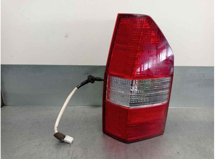 Recambio de piloto trasero derecho para mitsubishi space wagon (n80/n90) glx 4wd referencia OEM IAM MR465608  5 PUERTAS