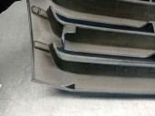 Recambio de rejilla delantera para mitsubishi space wagon (n80/n90) glx 4wd referencia OEM IAM MR275627  