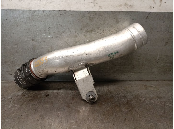 Replacement tube for Porsche Cayenne (92A) 4.2 S Diesel OEM IAM reference 7L8129654A 95811015800 