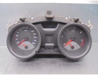 Replacement instrument cluster for Renault Megane II Saloon 5d 1.5 dCi Diesel OEM IAM reference 8200399693 