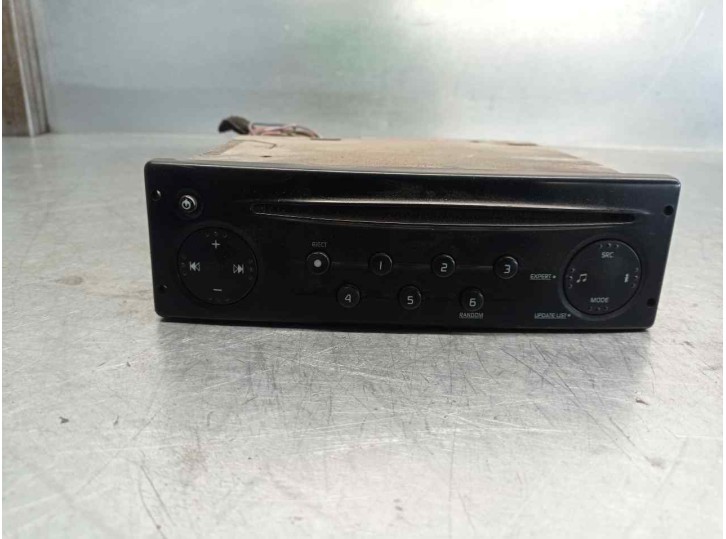 Replacement audio system / CD radio for Renault Mascott 3.0 Diesel OEM IAM reference 8200354522 