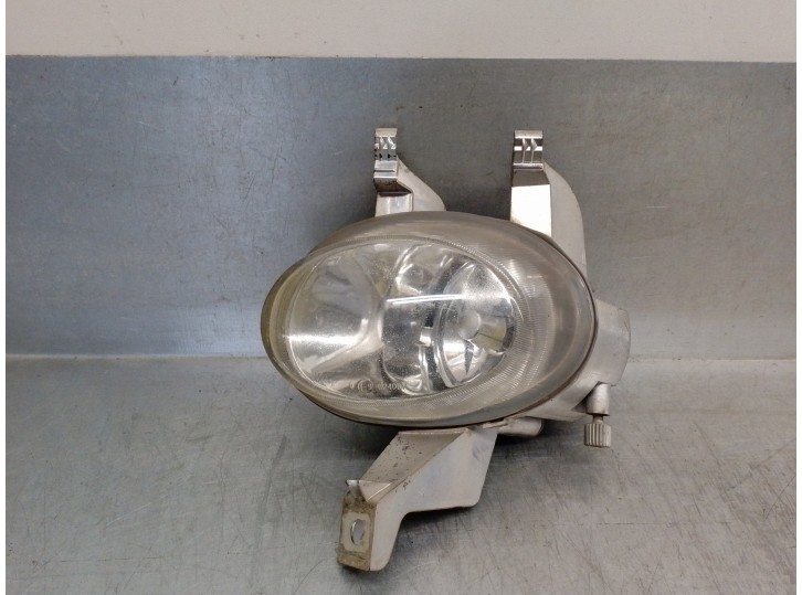 Replacement left fog light for Peugeot 206 saloon 2.0 HDi CAT OEM IAM reference 087360 67742979 