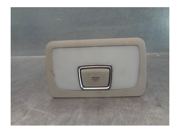 Recambio de luz interior para audi q7 (4l) 3.0 tdi referencia OEM IAM 4L0947124A TRASERA