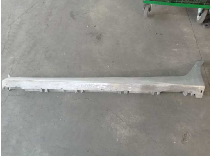 Recambio de spoiler talonera lateral izquierda para mitsubishi grandis (na0w) 2.0 di-d cat referencia OEM IAM MN145461 