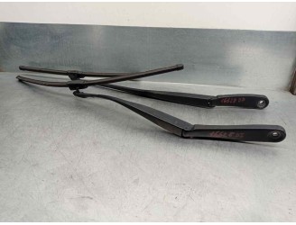 Replacement front right wiper arm for BMW 5 Series Gran Turismo (F07) 2.0 Turbodiesel OEM IAM reference 61617182594 61