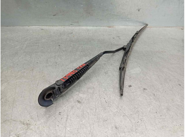 Recambio de brazo limpia trasero para chrysler voyager (gs) 2.5 turbodiesel referencia OEM IAM 04673037ABA  