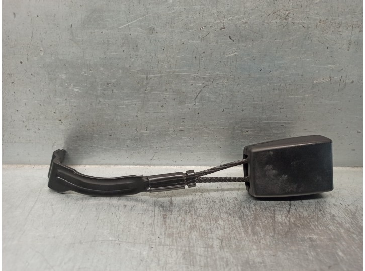 Recambio de enganche cinturon para skoda octavia combi (1z5) 2.0 tdi dpf referencia OEM IAM 1Z1858472C DEL DER 