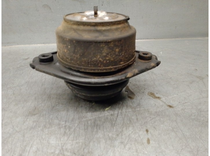 Replacement engine mount for Mercedes-Benz M-Class (W164) 350 4M Edition 10 OEM IAM reference A2512402917 