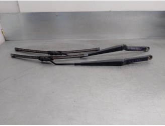 Recambio de brazo limpia delantero derecho para toyota avensis berlina (t 22) 1.6 16v referencia OEM IAM 8521105050 8522105050 D