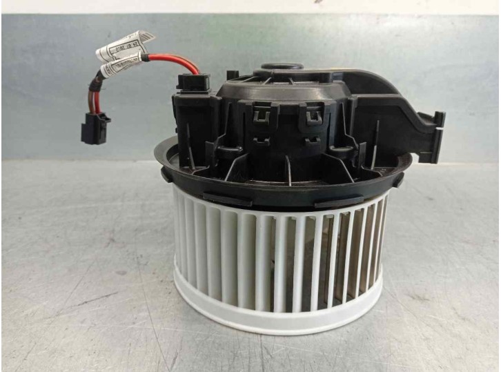 Recambio de motor calefaccion para seat mii (kf1) by cosmopolitan referencia OEM IAM 12E820015 0130115601 BOSCH