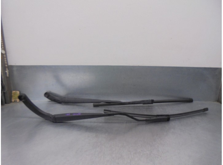 Recambio de brazo limpia delantero derecho para ford mustang 2.3 ecoboost cat referencia OEM IAM FR3Z17526A FR3Z17527A 