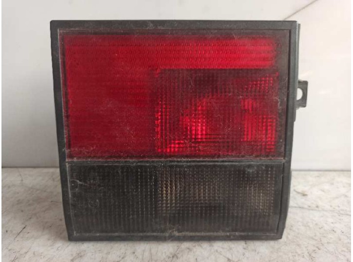 Recambio de piloto trasero derecho para renault 21 berlina (b/l48) 2.0 referencia OEM IAM 7700792910 DE PORTON 4 PUERTAS