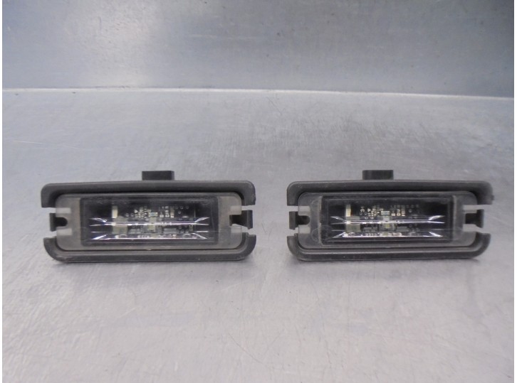 Recambio de piloto matricula para ford mustang 2.3 ecoboost cat referencia OEM IAM FR3Z13550A  