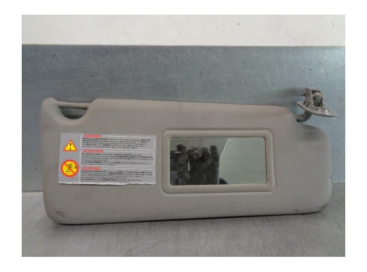 Replacement right sun visor for Renault Clio II Phase II (B/CB0) 1.5 dCi diesel OEM IAM reference 7700849118 