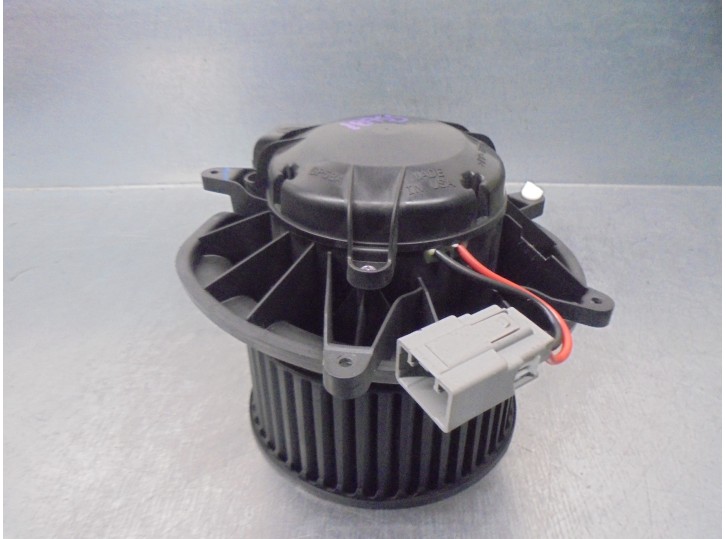 Recambio de motor calefaccion para ford mustang 2.3 ecoboost cat referencia OEM IAM FR3B19846A 