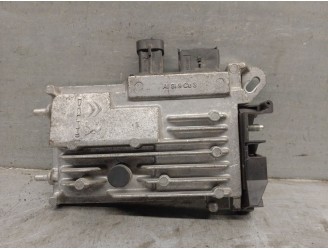 Recambio de centralita start / stop para citroën c4 picasso ii 1.2 thp 130 referencia OEM IAM 9819598180 DENSO