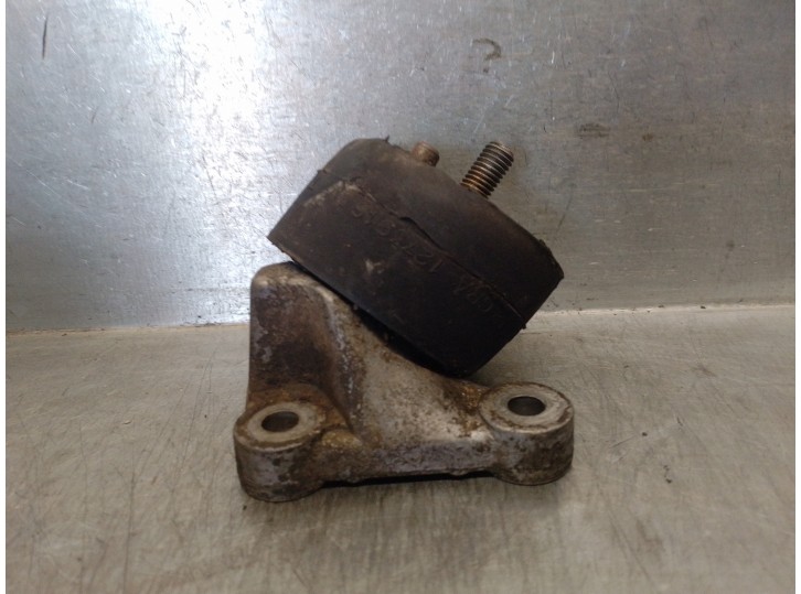 Recambio de soporte motor para volvo serie 740 berlina/familiar 2.3 referencia OEM IAM 1329558 1329558 