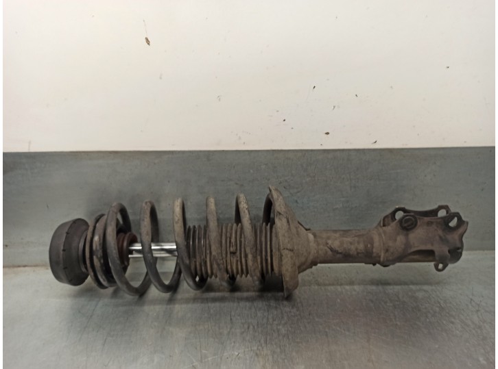 Replacement front right shock absorber for Seat Ibiza (6K) 1.9 diesel (1Y) OEM IAM reference 6K0413031F BOGE