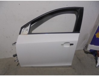 Recambio de puerta delantera izquierda para chevrolet cruze lt referencia OEM IAM 95987757 BLANCA 4 PUERTAS