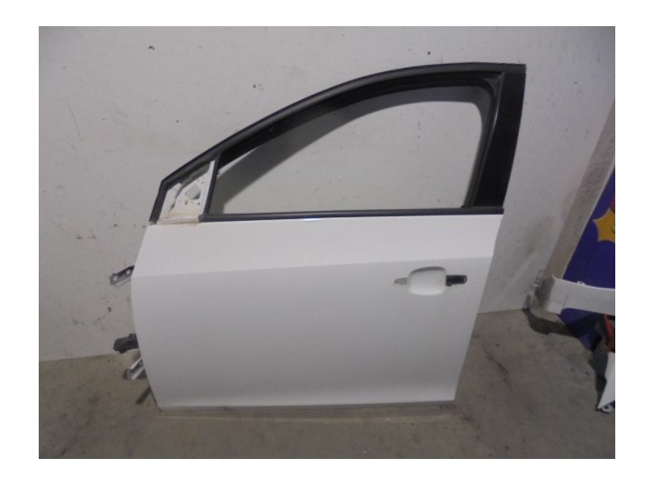 Recambio de puerta delantera izquierda para chevrolet cruze lt referencia OEM IAM 95987757 BLANCA 4 PUERTAS