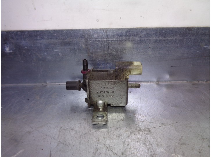 Recambio de electrovalvula vacio para volvo serie 740 berlina/familiar 2.3 referencia OEM IAM 72117600 72117600 PIERBURG