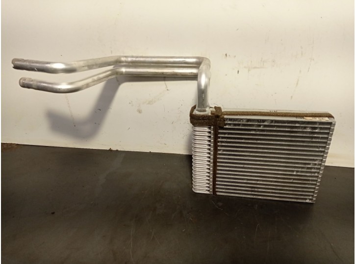 Recambio de radiador calefaccion / aire acondicionado para ford kuga ii (dm2) 2.0 tdci referencia OEM IAM 5166610 