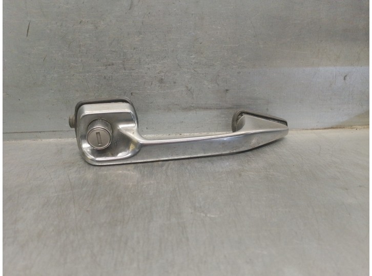 Replacement front left exterior door handle for Volvo 740 Series Saloon/Estate 2.3 OEM IAM reference 1157600501 11576005
